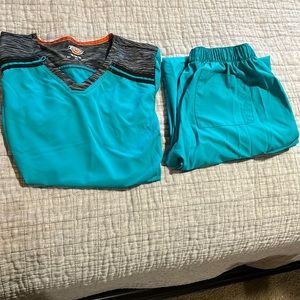 Scrub set. Size M pants and shirt. Dickies brand.